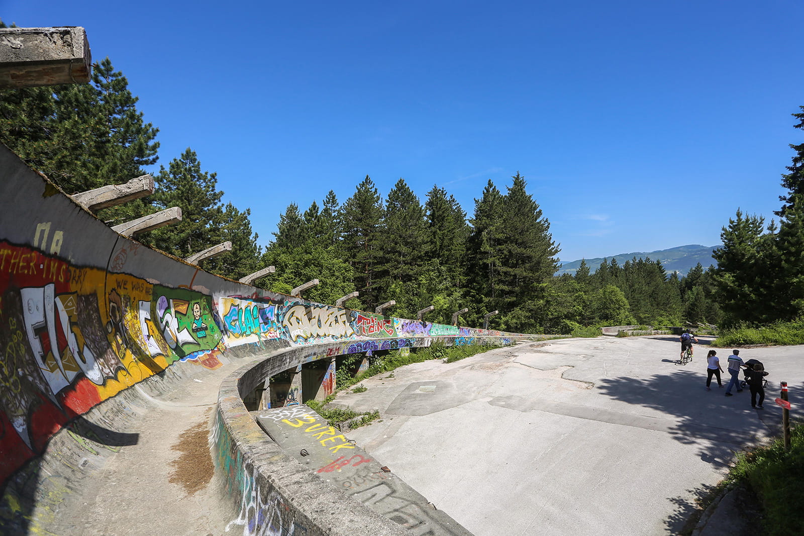 1084-bobsled-track-05-1782653335.jpg