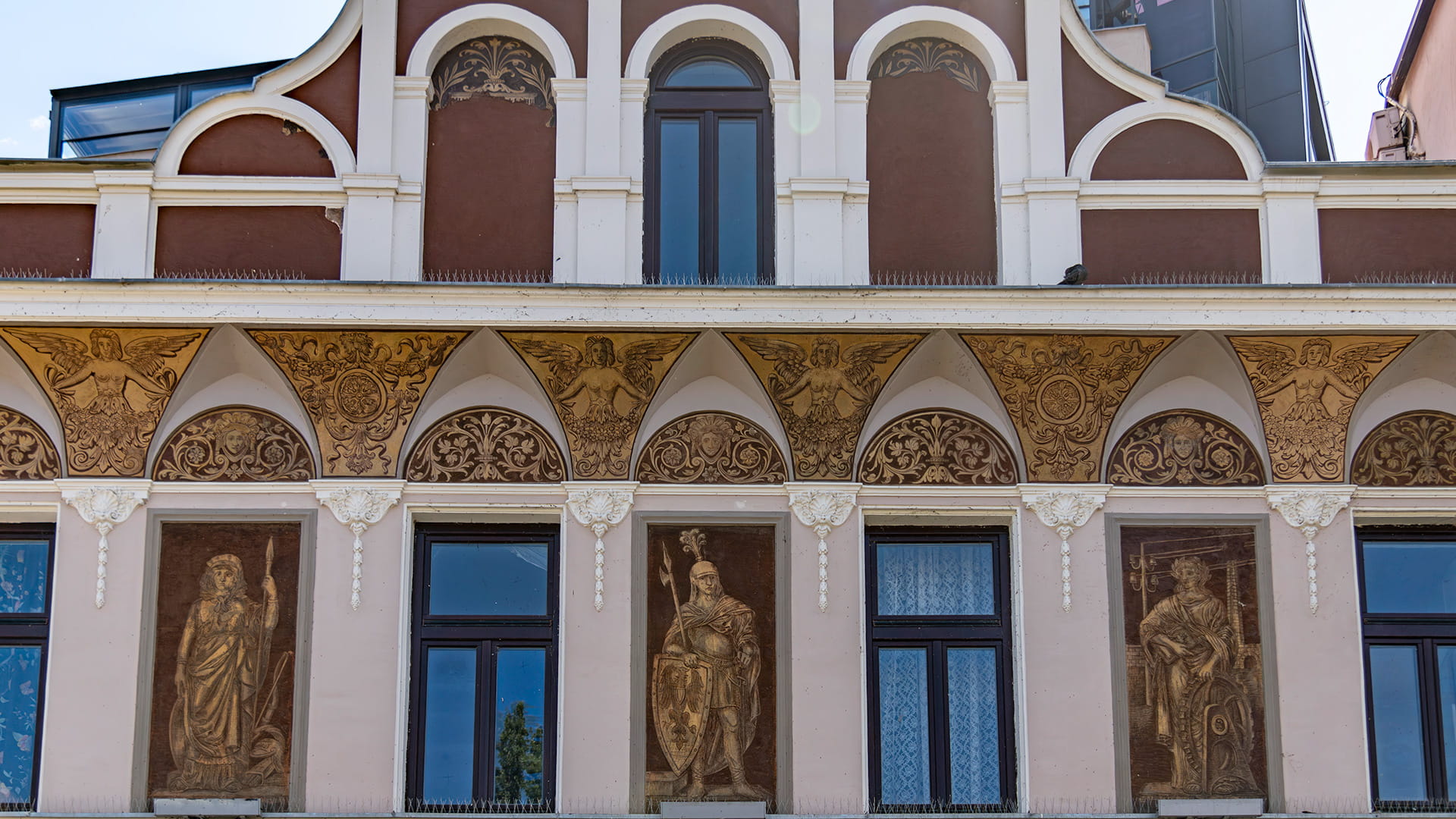 1266-gospodicina-madames-house-05-1785746284.jpg
