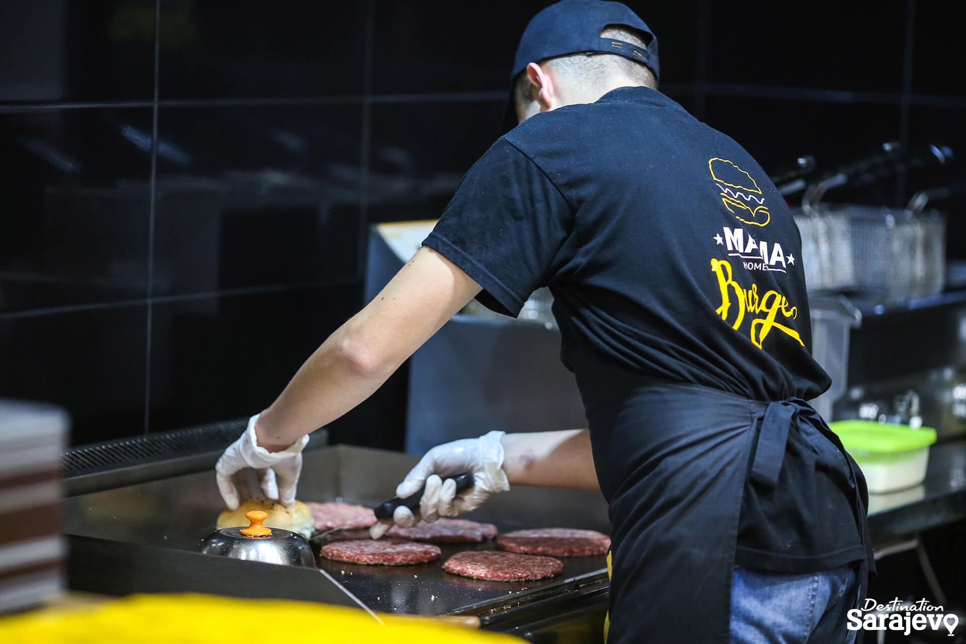 1338-mama-burgers10-1574425892.jpg
