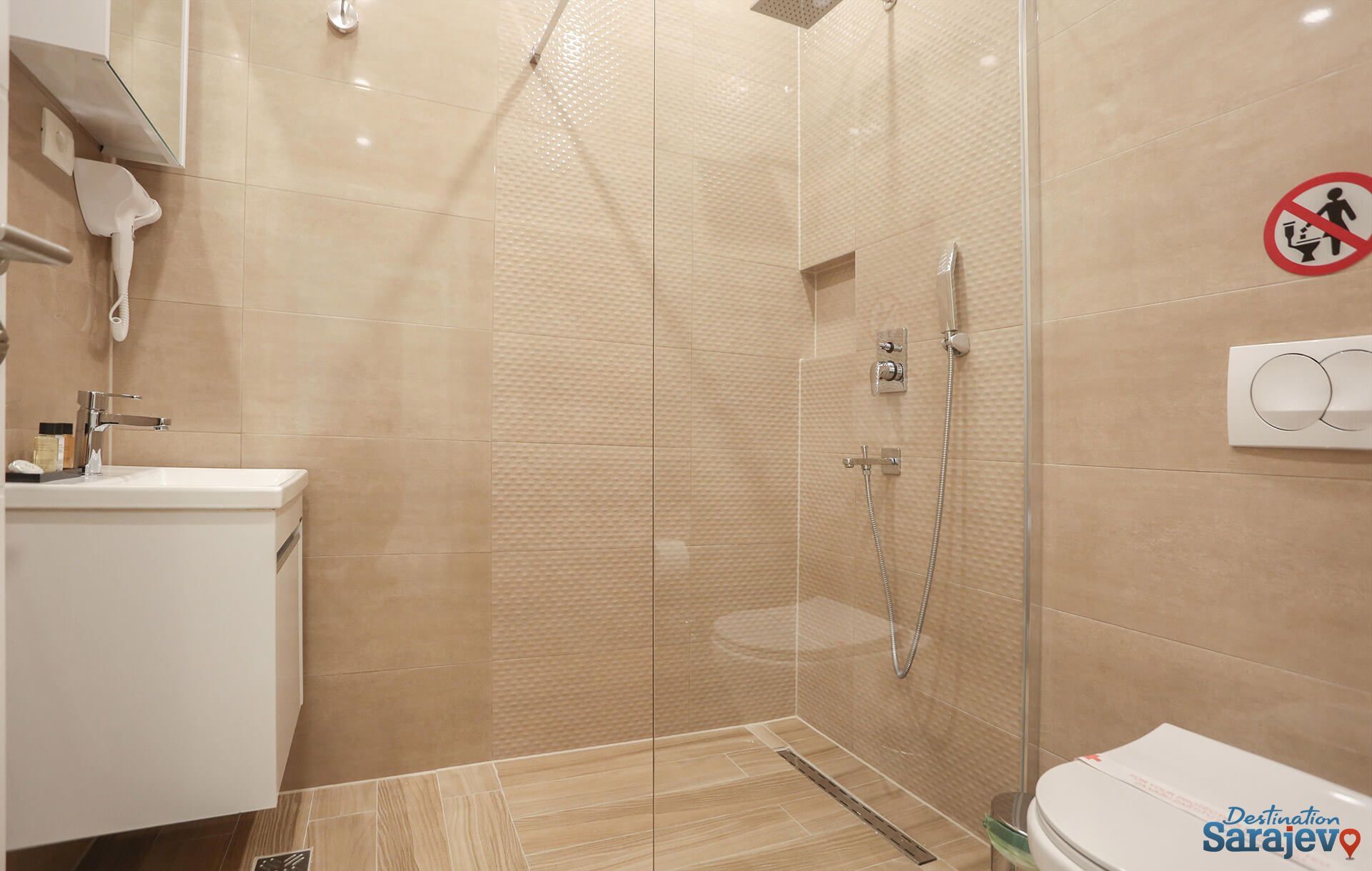 1364-platinum-rooms17-1582891682.jpg