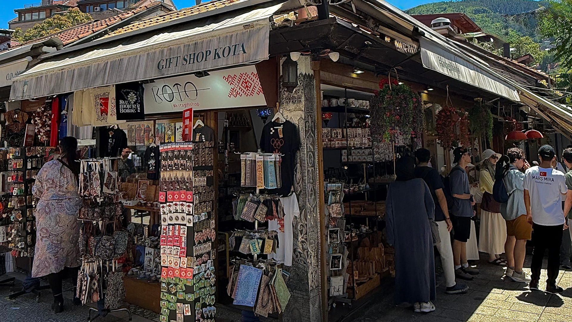 1617-kota-gift-shop-05-1787138621.jpg