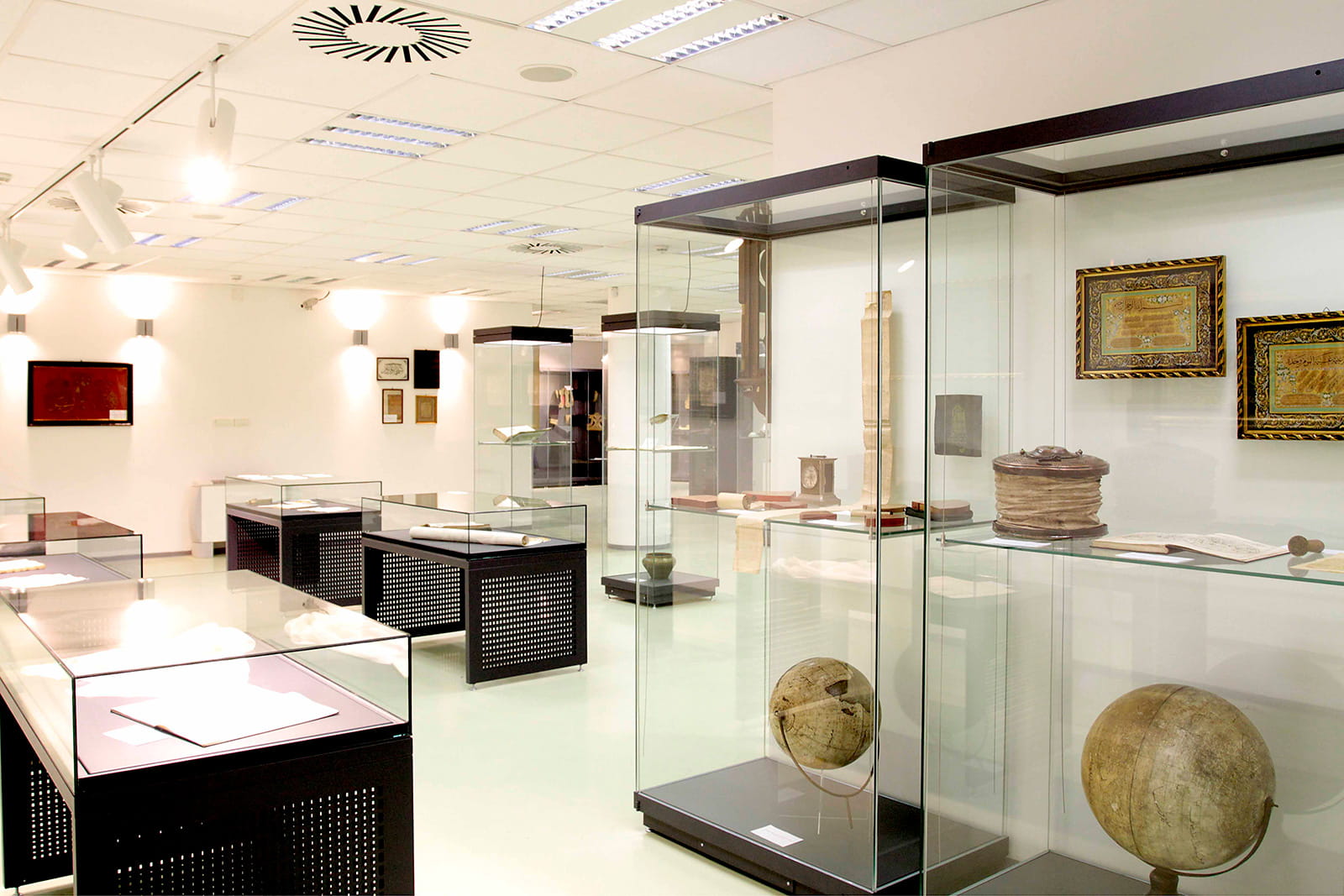 578-gazi-husrev-beys-library-museum-05-1782822116.jpg