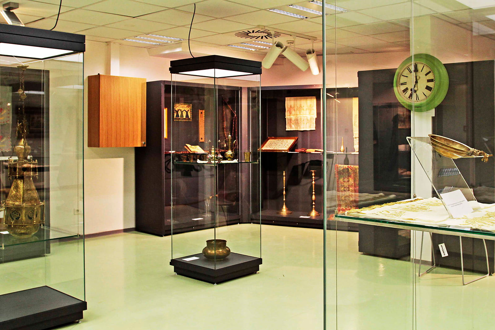 578-gazi-husrev-beys-library-museum-07-1782822116.jpg