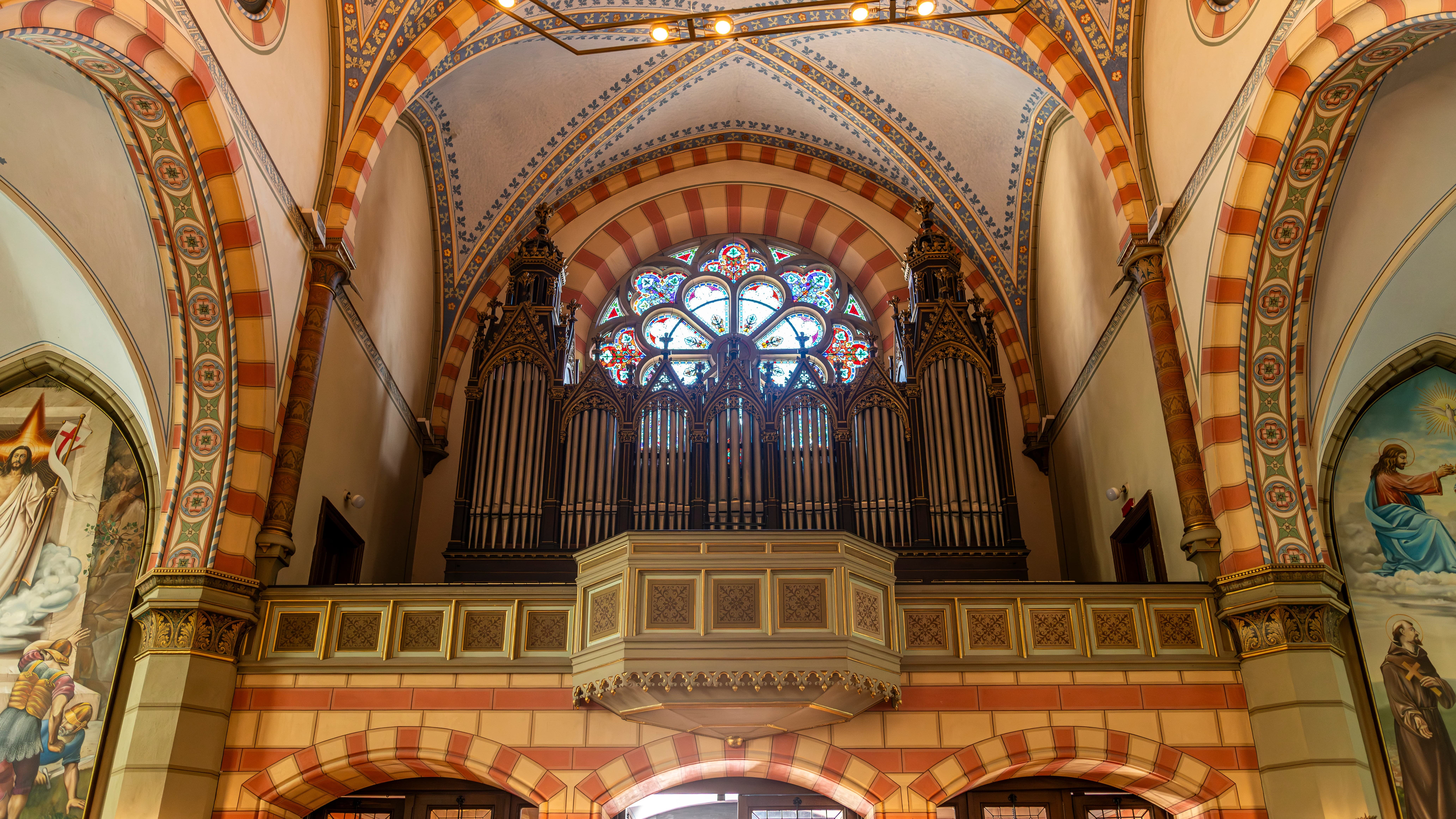 78-the-cathedral-of-jesus-sacred-heart-05-1787655264.jpg