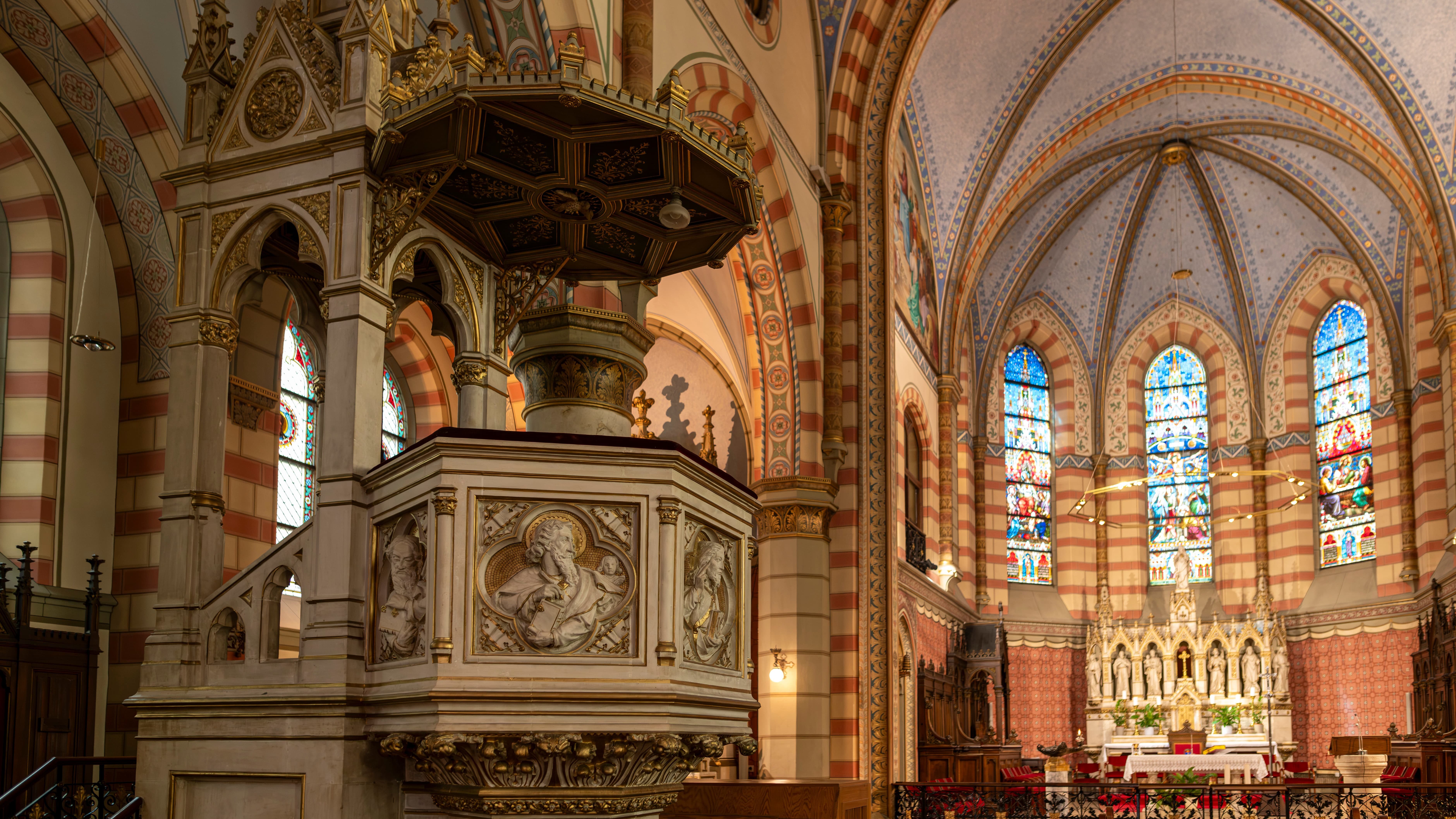 78-the-cathedral-of-jesus-sacred-heart-06-1787655264.jpg