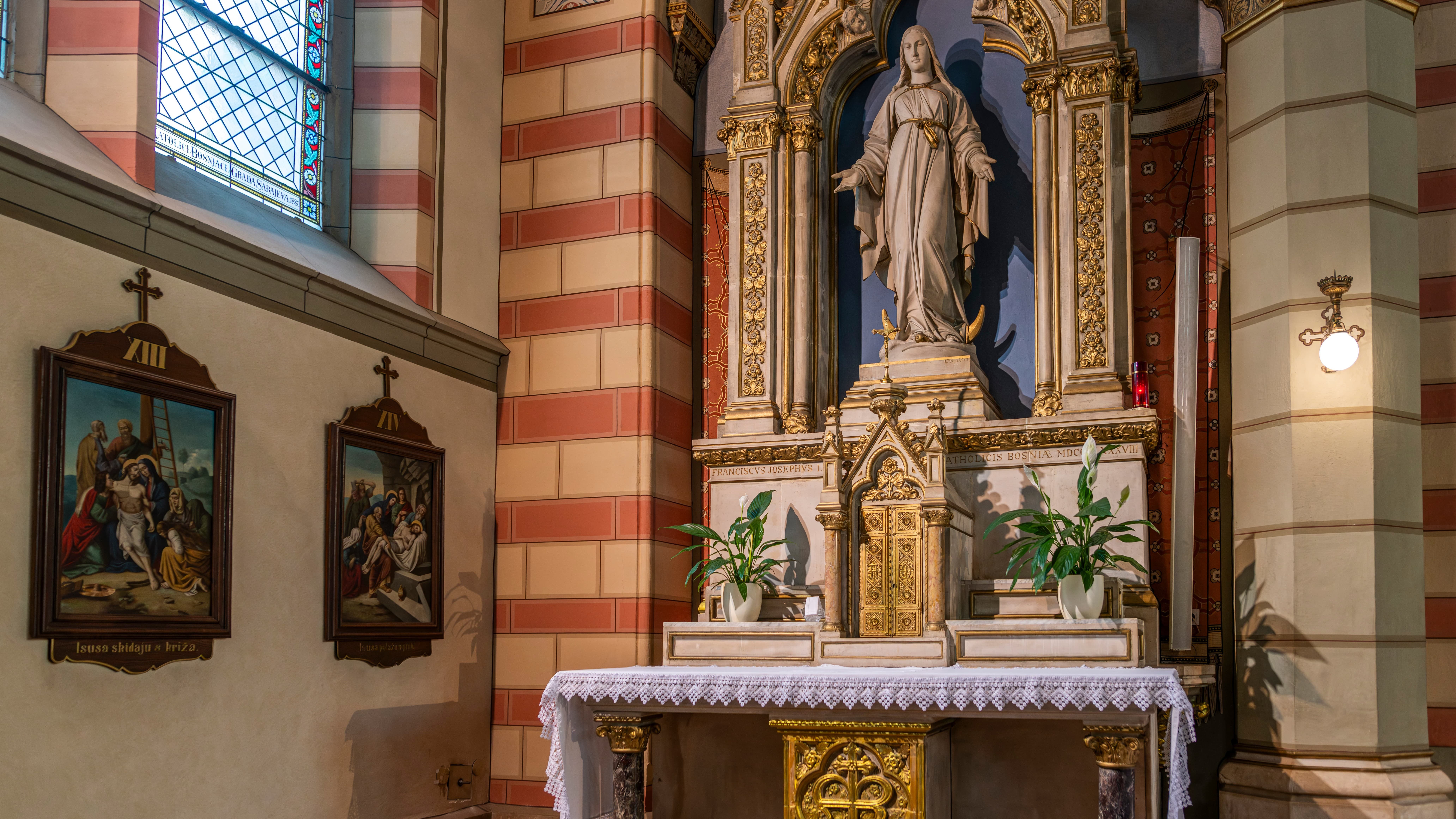 78-the-cathedral-of-jesus-sacred-heart-07-1787655264.jpg
