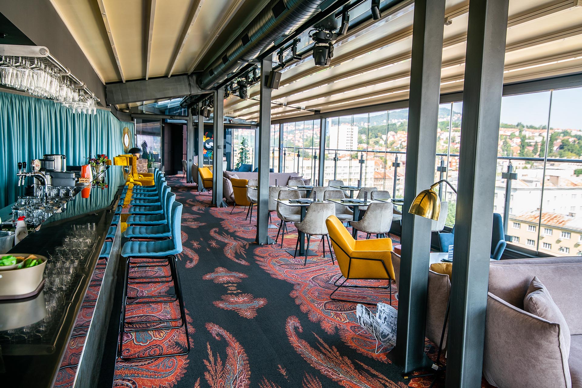892-s-one-sky-lounge-2-1588769499.jpg