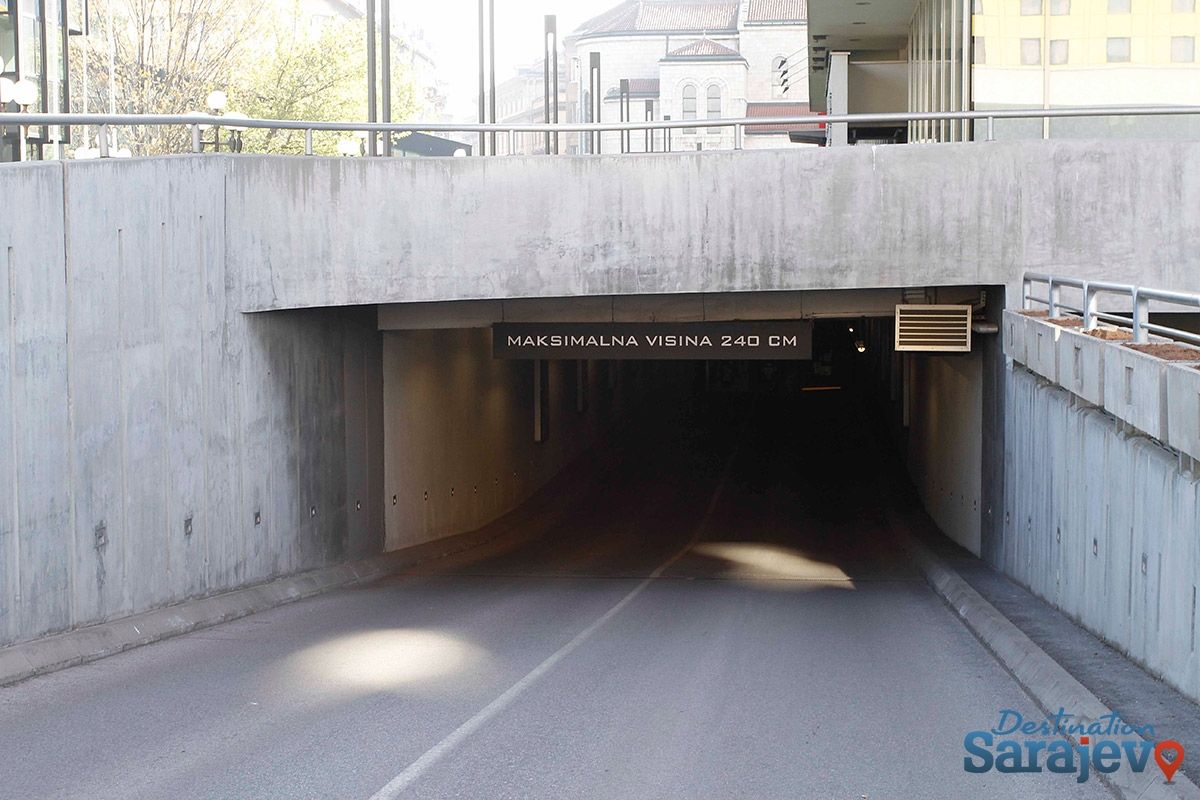 Parking ALTA Shopping Centar