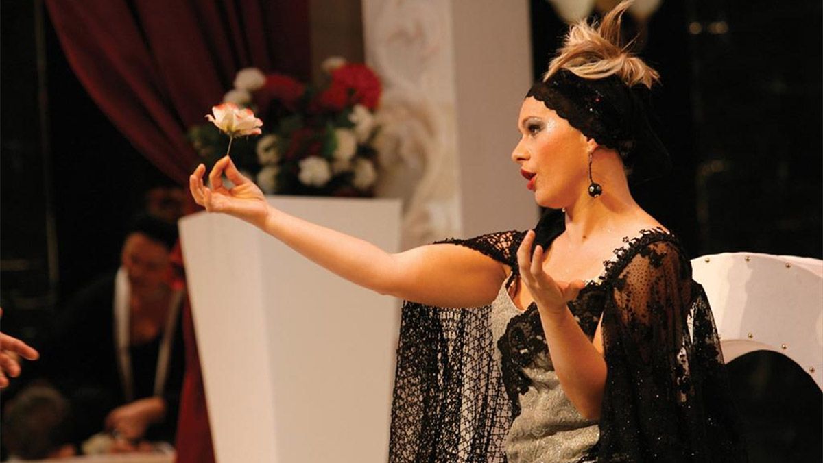 674-traviata-1538555035.jpg