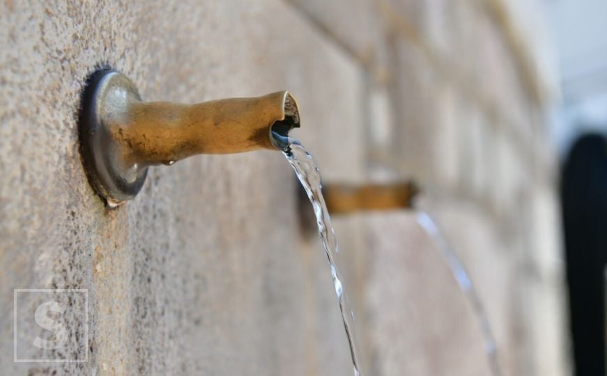 drink-some-water-from-the-fountain-at-gazi-husrev-beys-mosque-1770981392.jpg